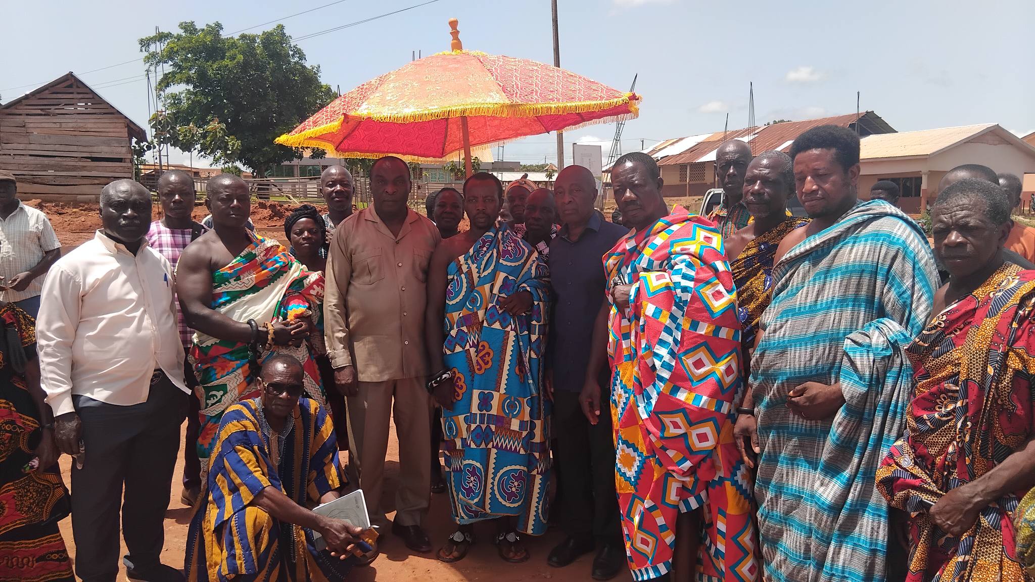 DISTRICT CHIEF EXECUTIVE ENGAGES RESIDENTS OF ATONSU AND ABORDEASE