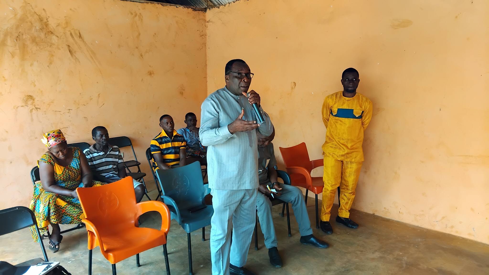 DISTRICT CHIEF EXECUTIVE ENGAGES MPANTUASE, ACHIASE, KWAKYE DIDA AND AMANGOASE COMMUNITIES